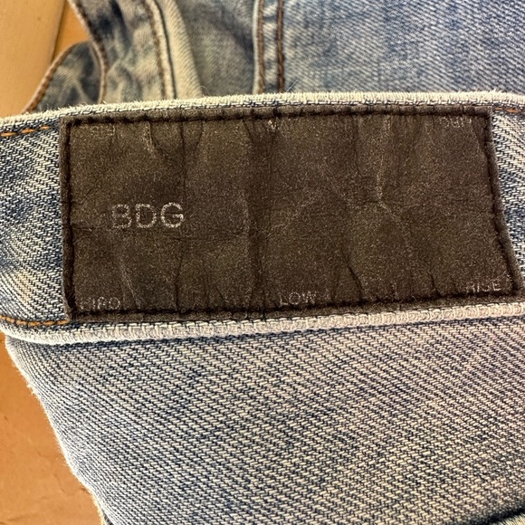 BDG Jeans-Straight Leg-Light Wash-Aged-Size 25-Low Rise - Picture 2 of 13